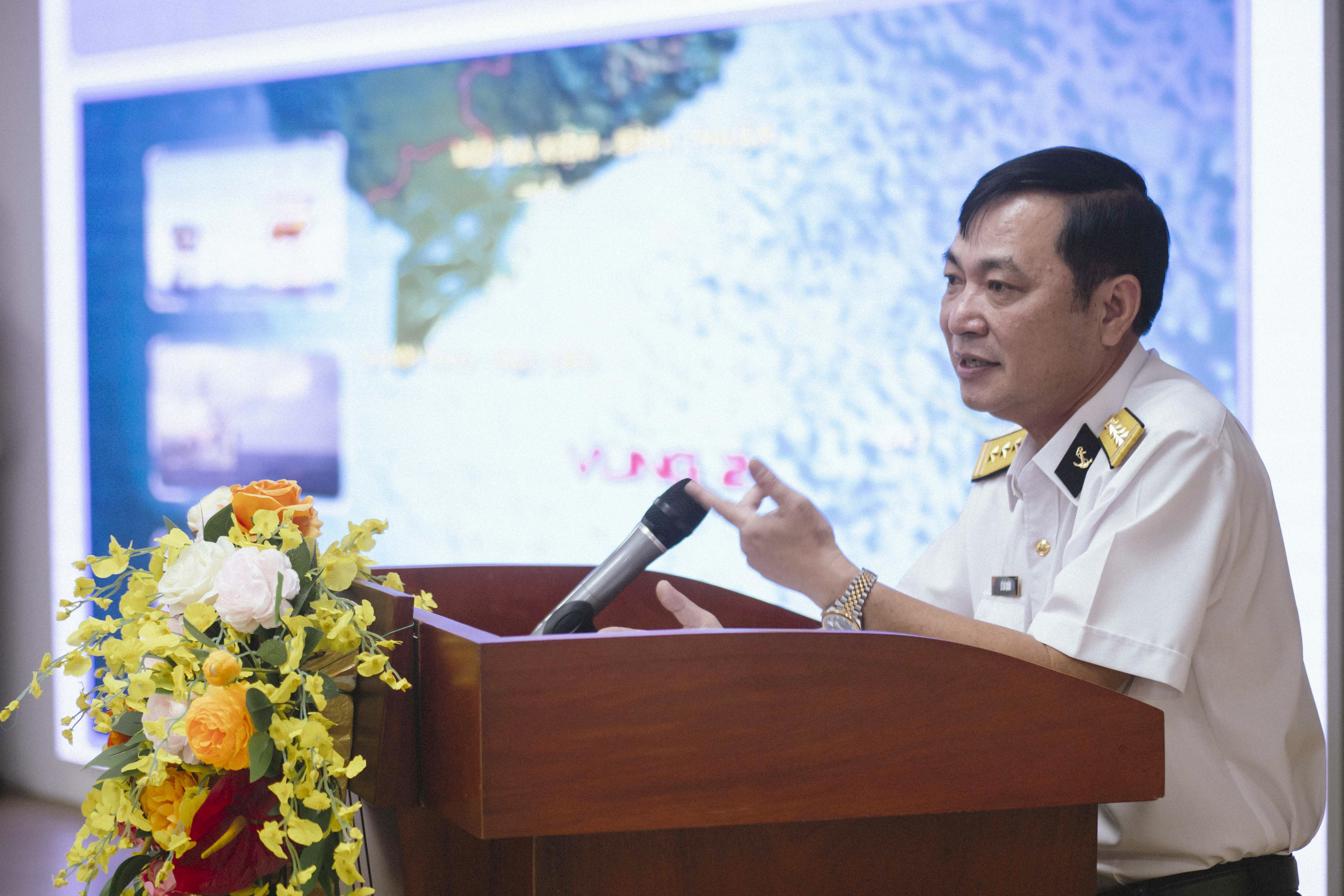 Đại tá Lê Bá Quân thể hiện sự cảm kích đối với sự hỗ trợ của Đảng bộ nhà nước, chính quyền nhân dân và các doanh nghiệp như TBS Group 