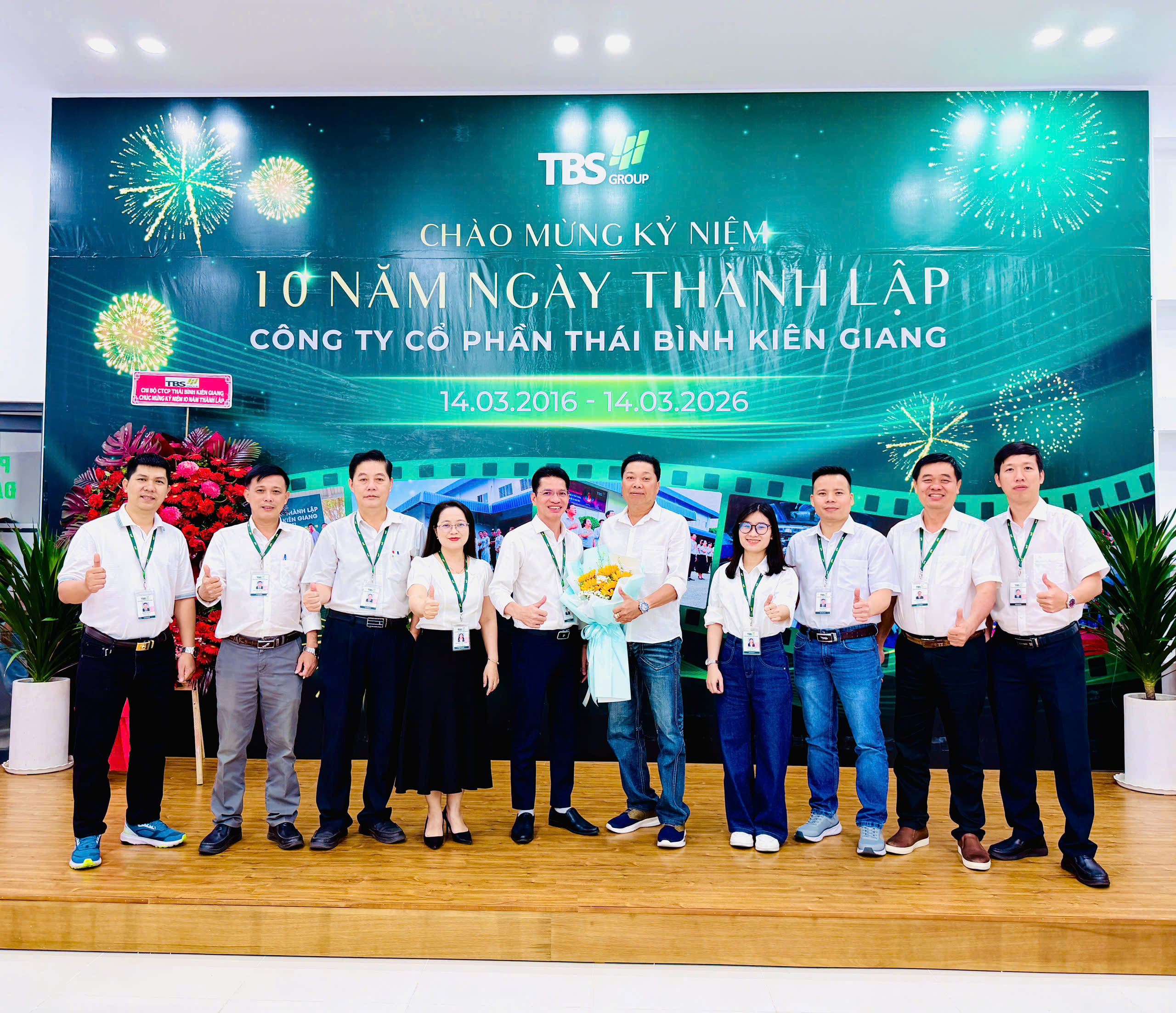 Ban thường trực TBS Kiên Giang cùng và khách hàng Skechers