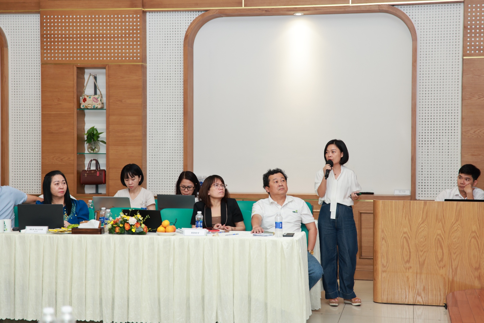 Bà Nguyễn Thị Thu Hà – Phó CT ngành Sản xuất Công nghiệp phát biểu định hướng nhiệm vụ giai đoạn mới