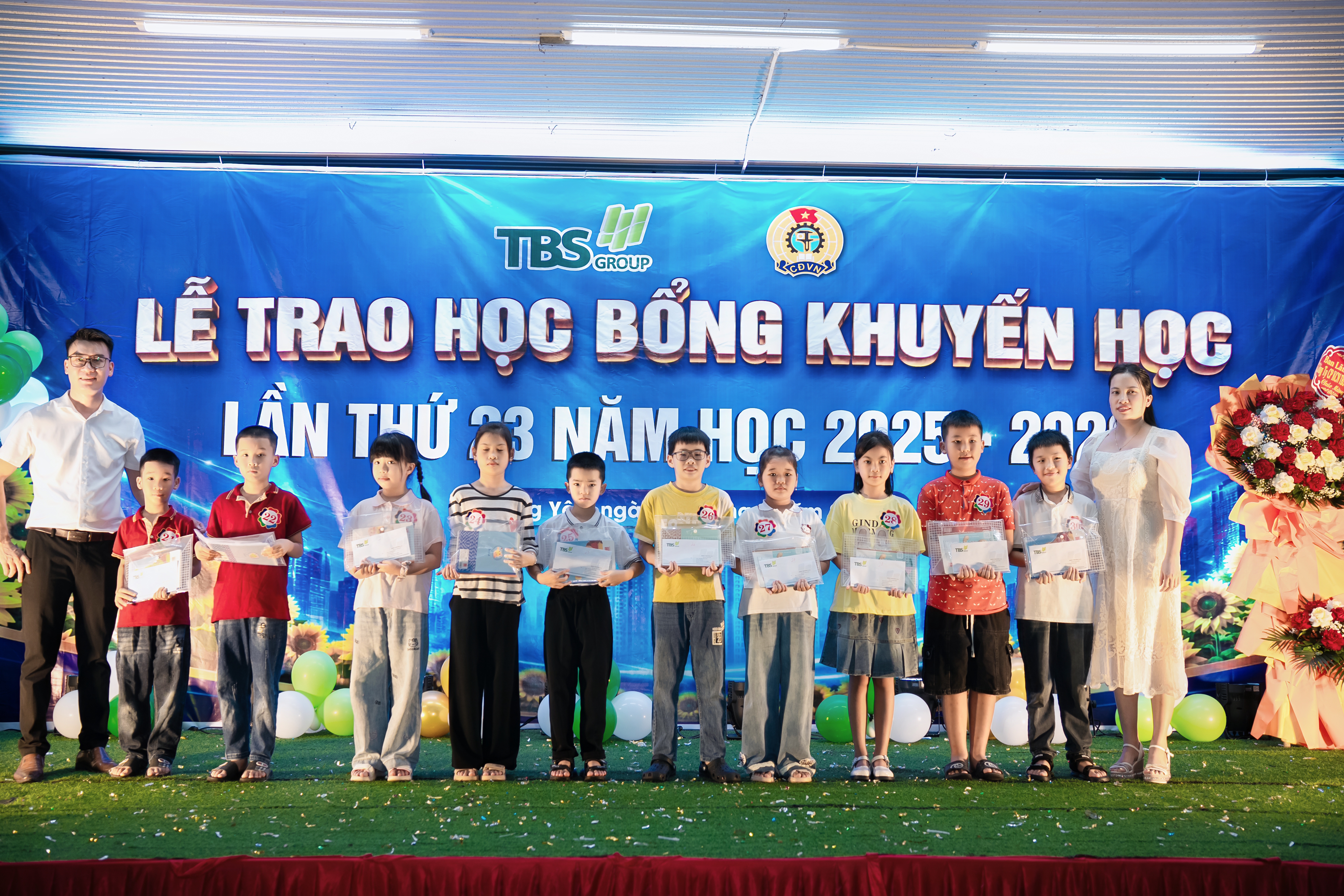 _DUY7208